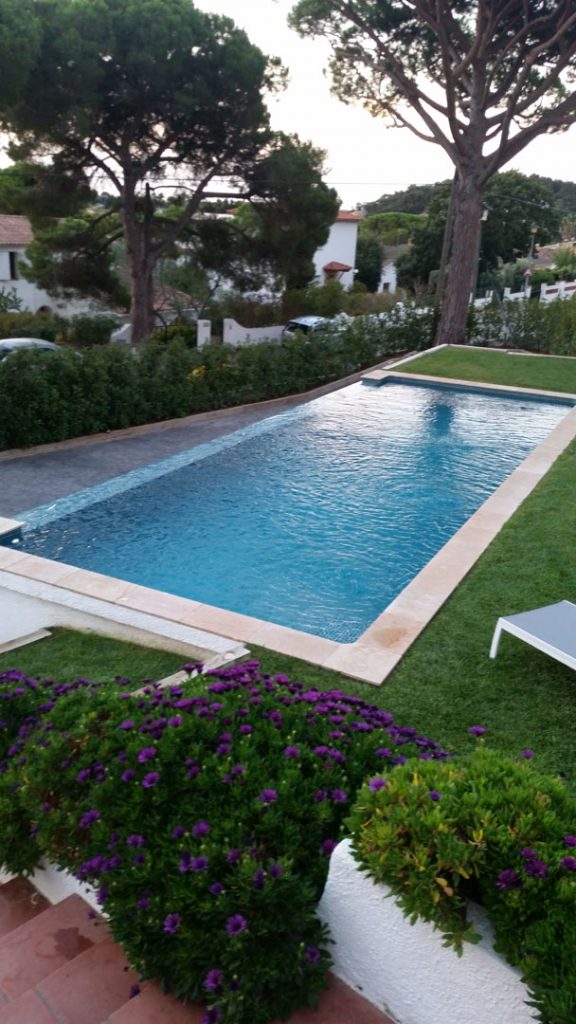 piscine au coeur du jardin